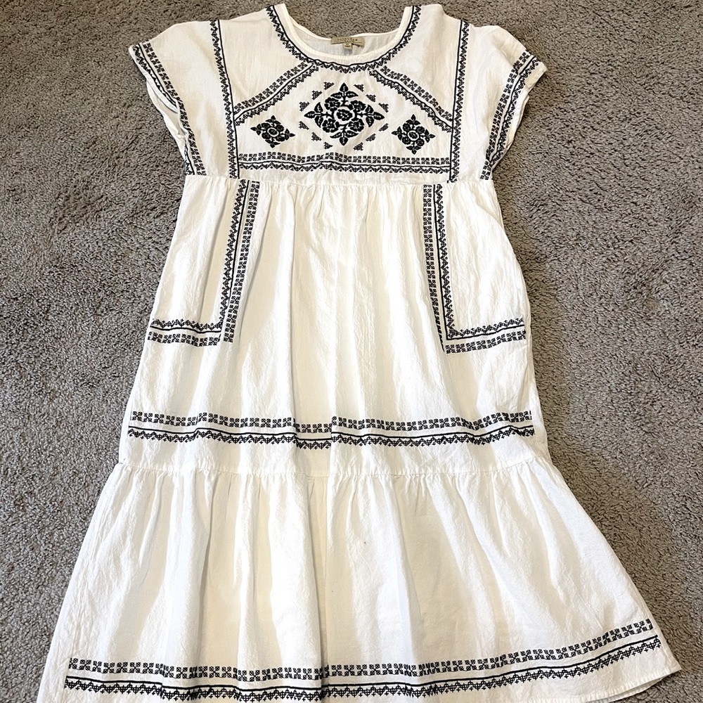 Pola Gram adorable embroidered white dress